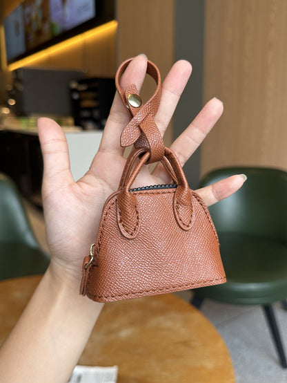 Dollcini, Mini „Boli Shell” Táskadísz – Fekete és Barna, PVC Charm Táskára